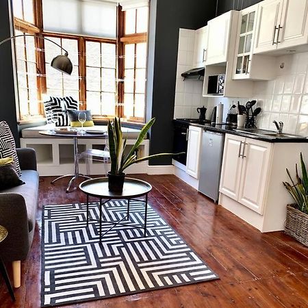 1-Bedroom Sea Point Gem - Perfect Location! ケープタウン エクステリア 写真