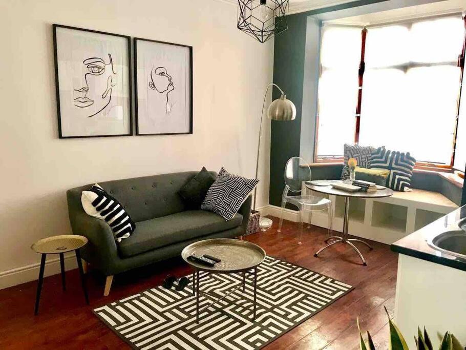 1-Bedroom Sea Point Gem - Perfect Location! ケープタウン エクステリア 写真