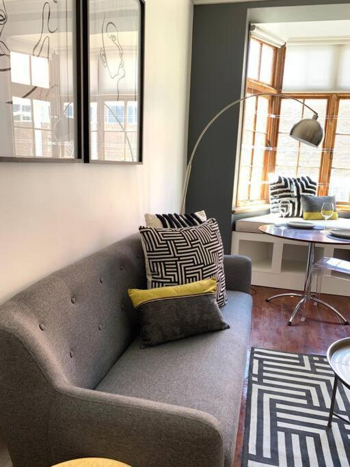 1-Bedroom Sea Point Gem - Perfect Location! ケープタウン エクステリア 写真