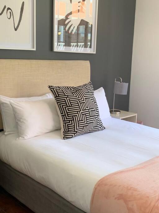 1-Bedroom Sea Point Gem - Perfect Location! ケープタウン エクステリア 写真