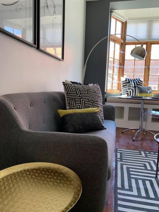 1-Bedroom Sea Point Gem - Perfect Location! ケープタウン エクステリア 写真